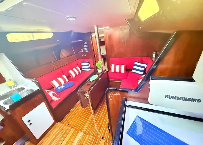 Botel Cosy Boat Lisbon