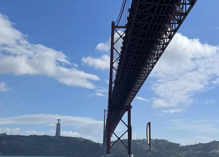 Botel Cosy Boat Lisbon