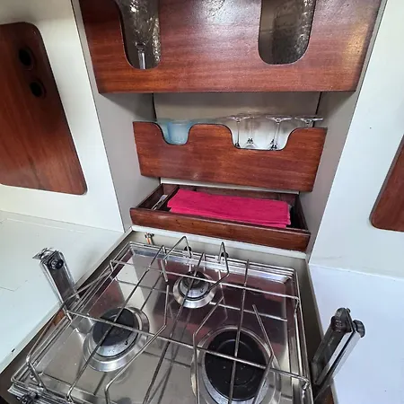 Botel Cosy Boat Lisbona