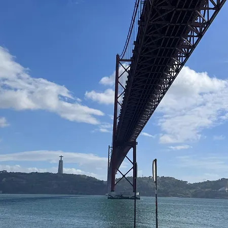 Botel Cosy Boat Lisbona
