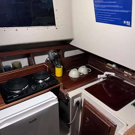 Cosy Boat Bateau-hôtel *