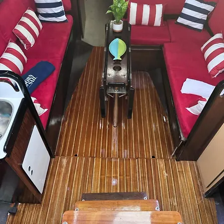 Cosy Boat Bateau-hôtel *